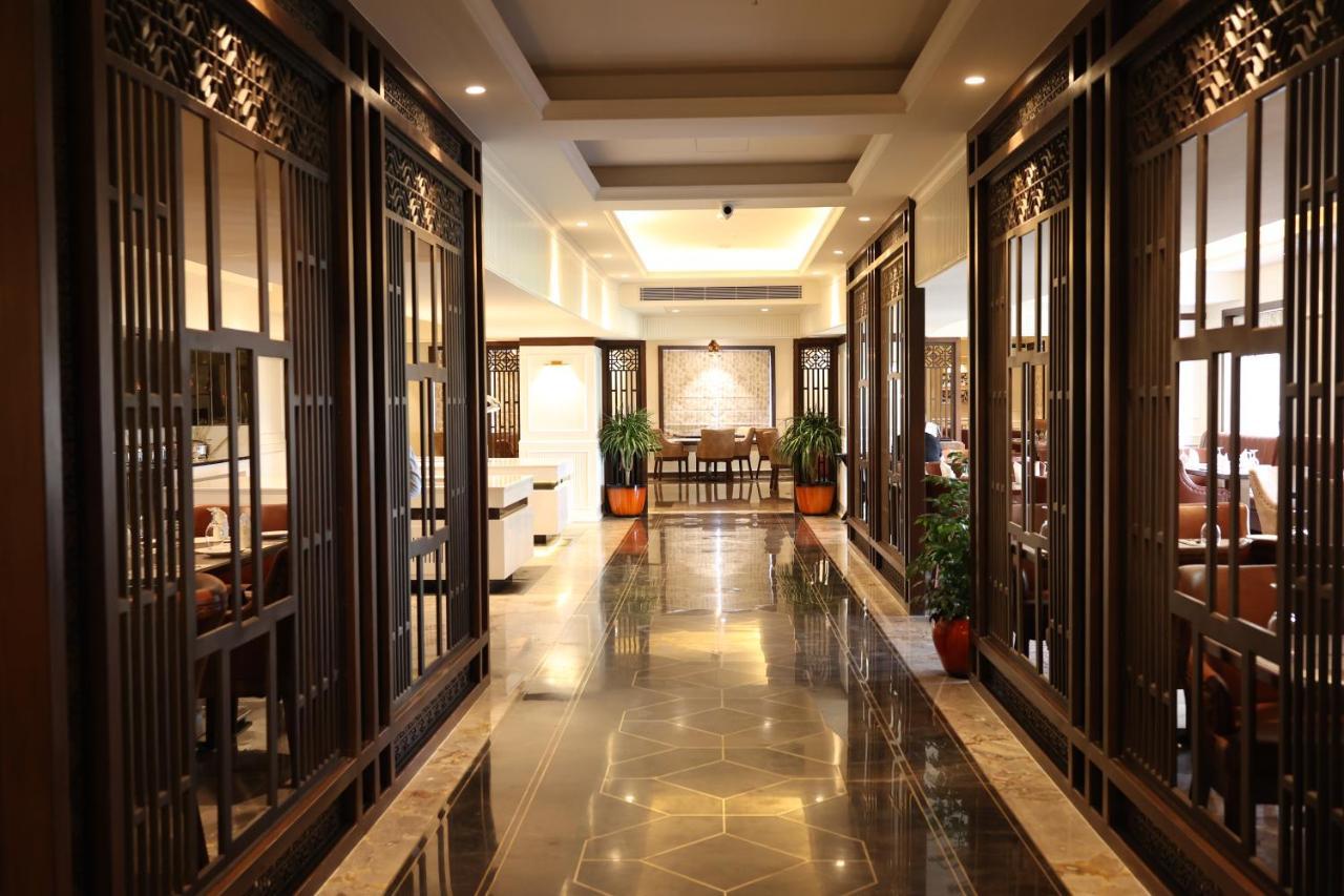 Pride Hotel Bhopal Exterior foto