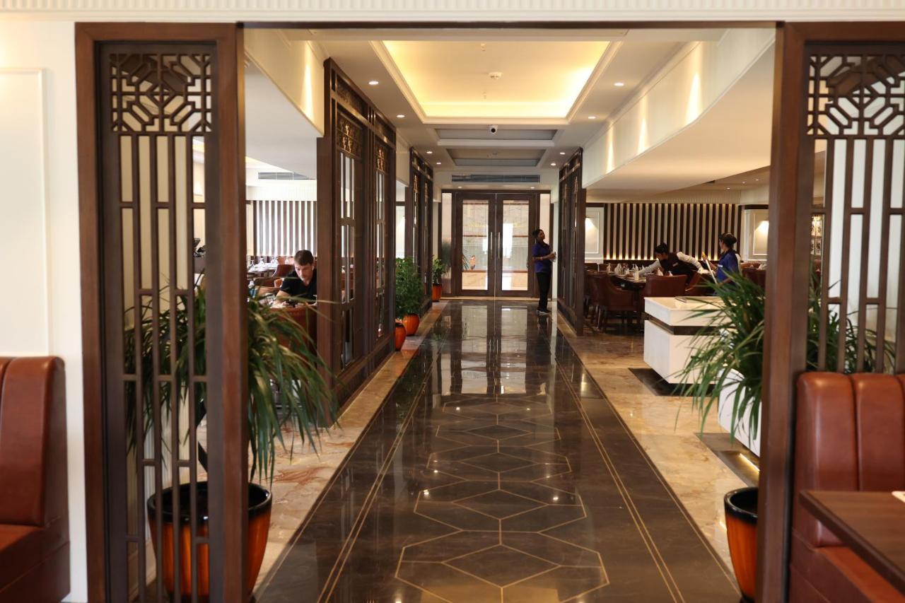 Pride Hotel Bhopal Exterior foto